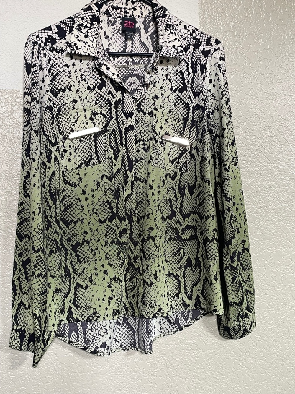 2b Bebe Snake Print Blouse Green with metallic accents